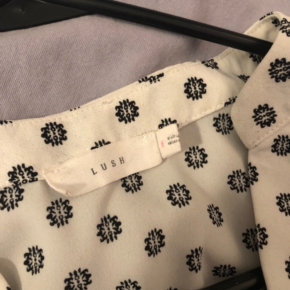 Flowy patterned top - Picture 4 of 4